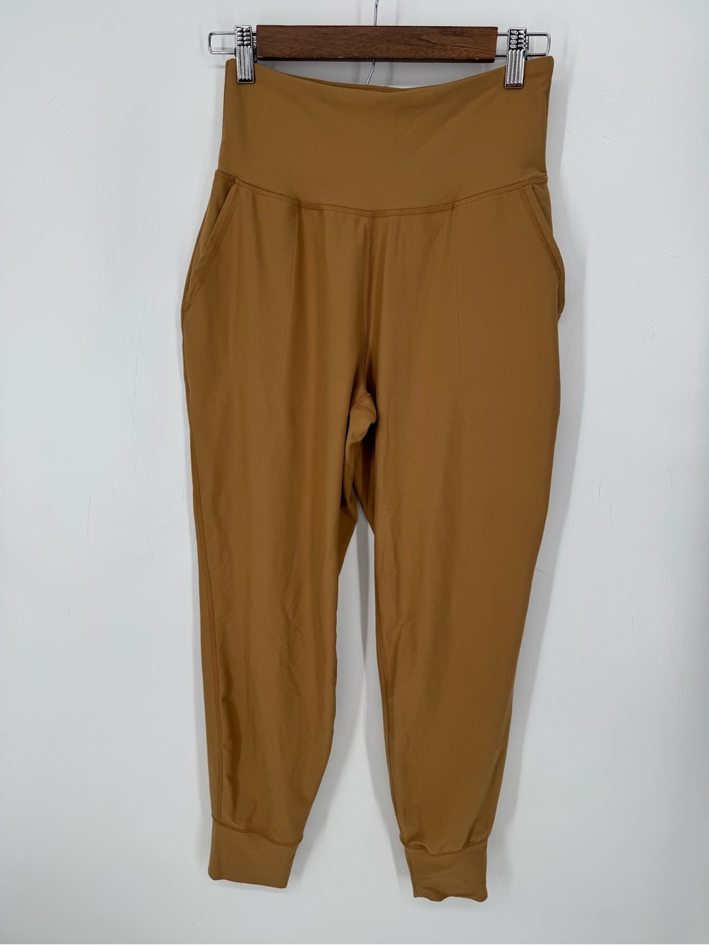 Old Navy Powersoft High-Rise Camel Joggers Athleisure Travel Pockets Size Medium